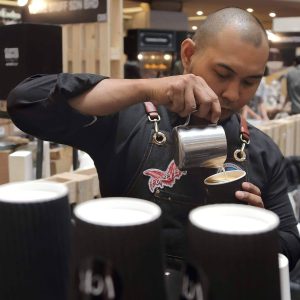 basic latte art adie